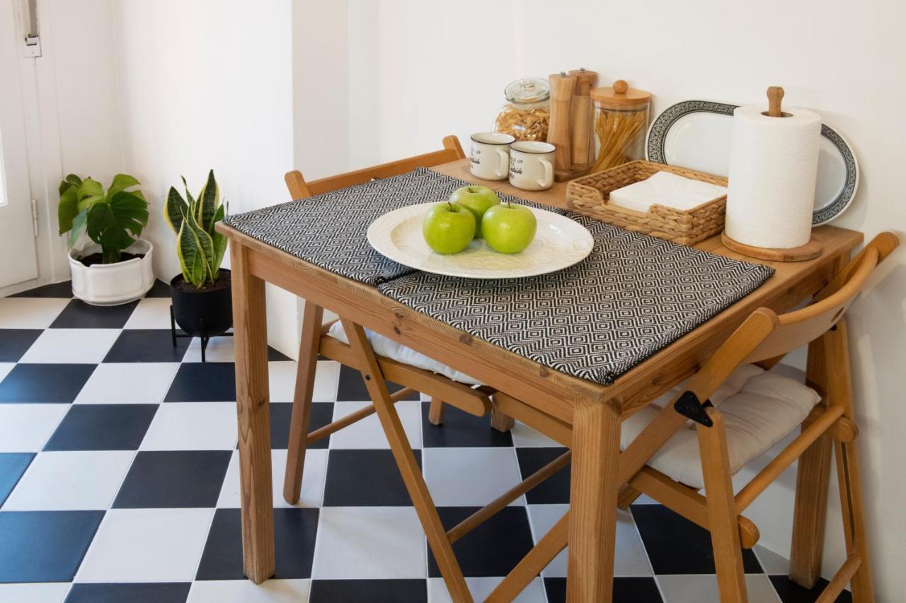 Spacious 82 M2 Two Bedroom Classy Apartment Near City Center Salonicco Esterno foto