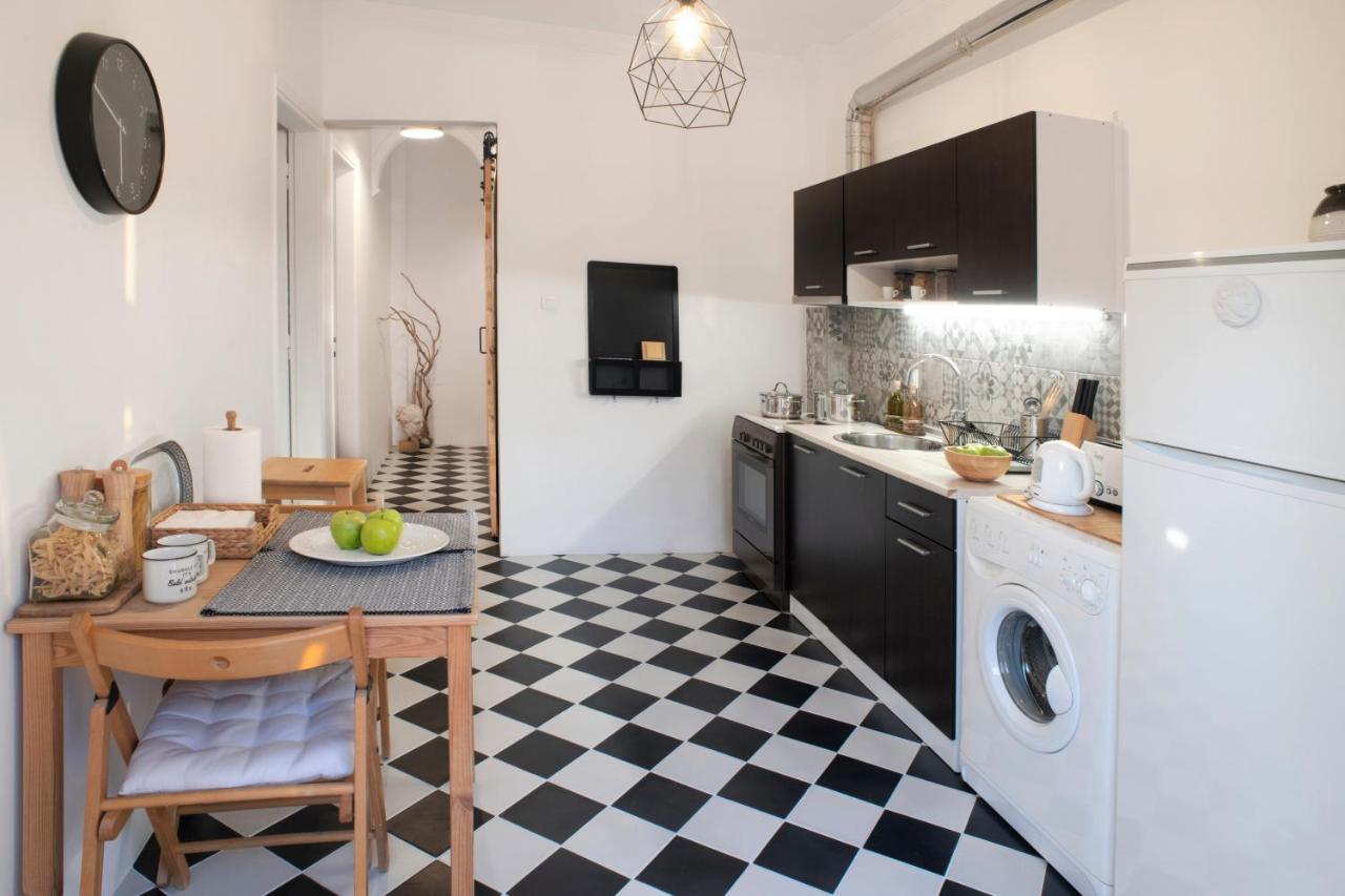 Spacious 82 M2 Two Bedroom Classy Apartment Near City Center Salonicco Esterno foto