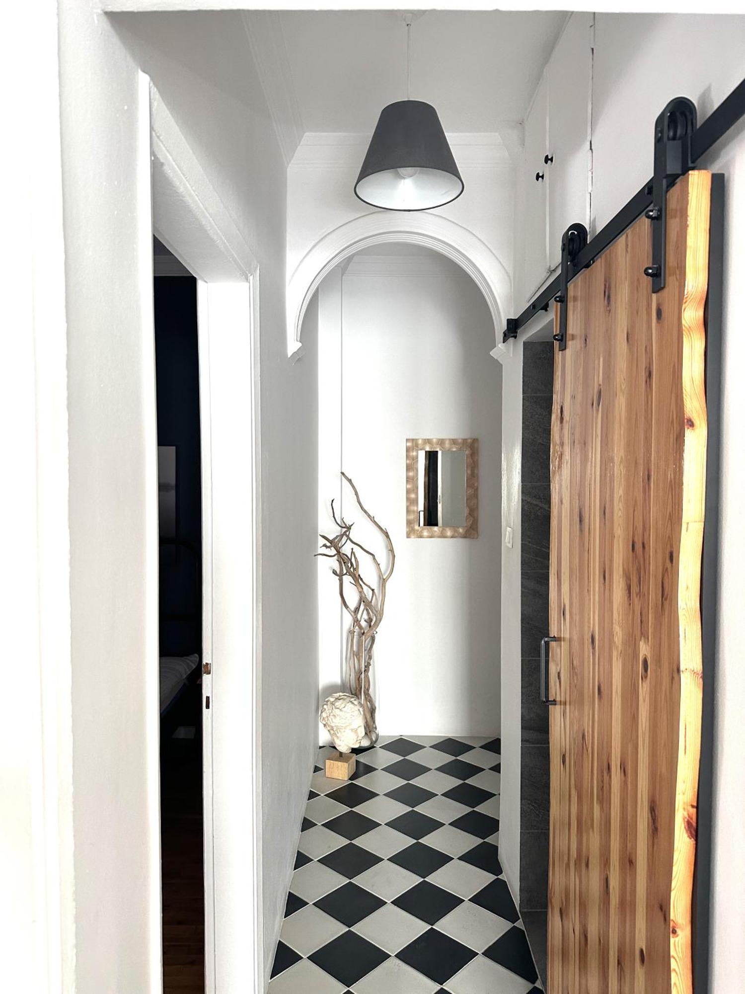 Spacious 82 M2 Two Bedroom Classy Apartment Near City Center Salonicco Esterno foto